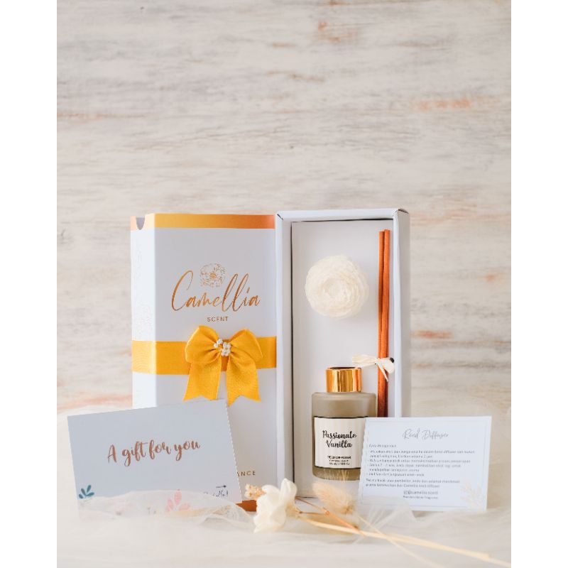 

Greeting Card + Pita Gold Satin Untuk Hadiah / kado