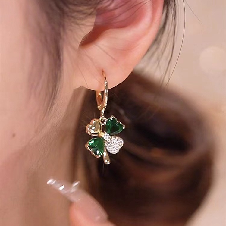 Anting Klip Desain Clover Gaya Korea Untuk Musim Panas