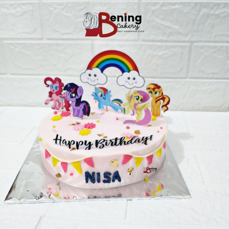 

Cake ulang tahun karakter kuda pony