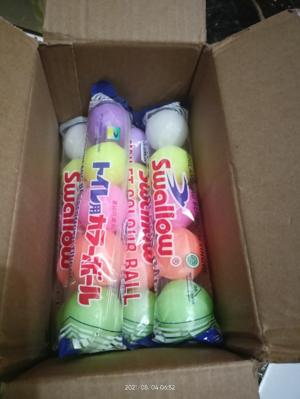 Swallow Kamper Toilet Kapur Barus Toilet Isi 5 Colour Ball/ Putih