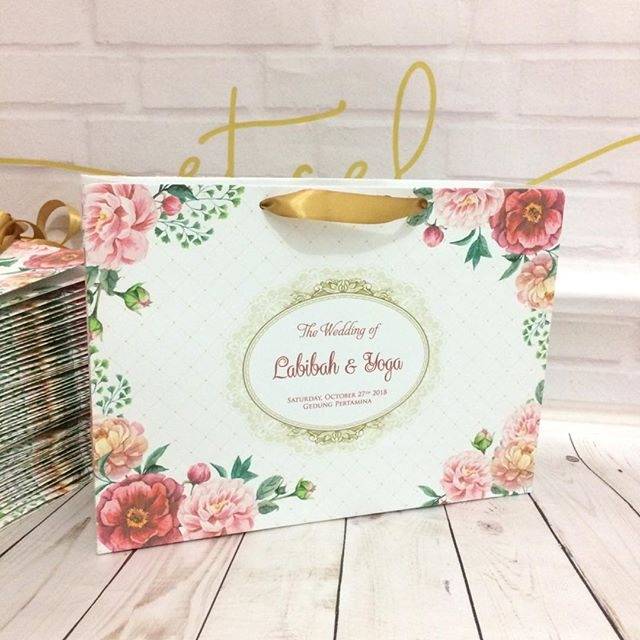 

Paperbag ukuran P35 x L10 x T25cm, bahan 160 gsm