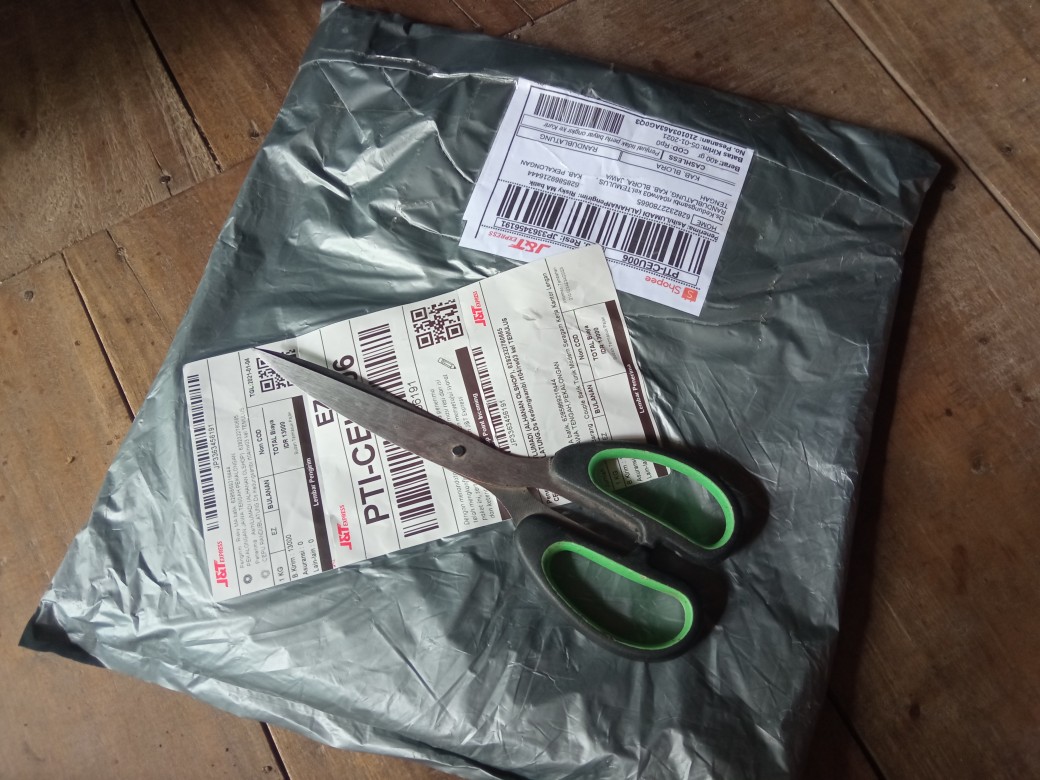 Couple Batik Tunik Modern Seragam Kerja Kantor Lengan Panjang Terbaru