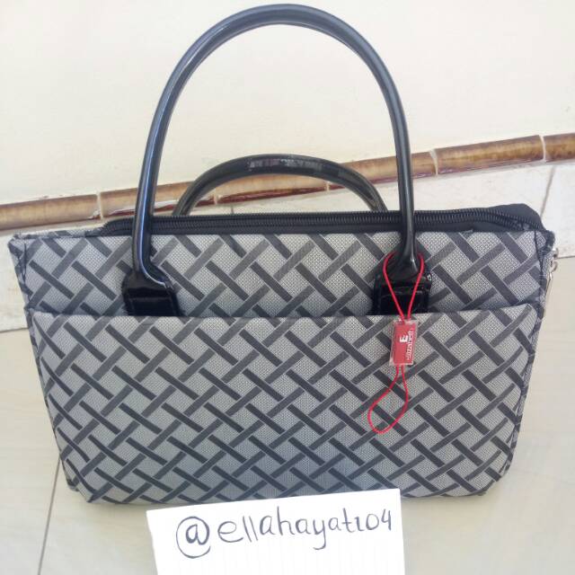 Tas hitam Elizabeth bekas murah seperti baru | Shopee