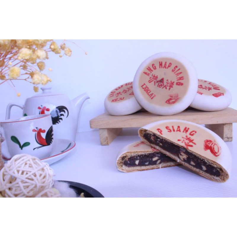 

Kue Bulan (kue roda) ANG HAP SIANG - Halal