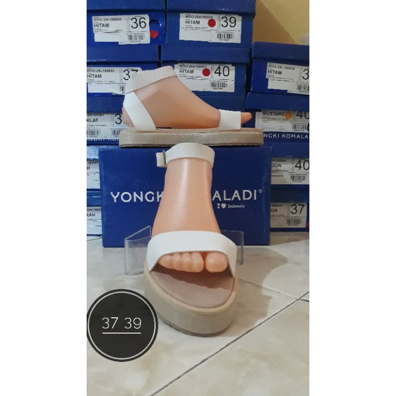 Yongki Komaladi 37 38 40 Sepatu Sandal tali Wanita Gunung Casual Putih slip original branded