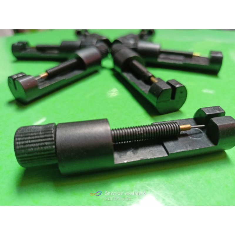 ALAT POTONG RANTAI JAM BAHAN PLASTIK HITAM MINIMALIS MUDAH MODEL ULIR