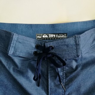  Celana  Pendek  Kasual Model Quicksilver Bahan Polyester 