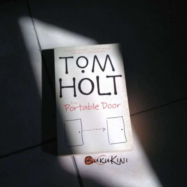 Jual BUKU NOVEL IMPOR ORIGINAL - THE PORTABLE DOOR BY TOM HOLT | Shopee ...