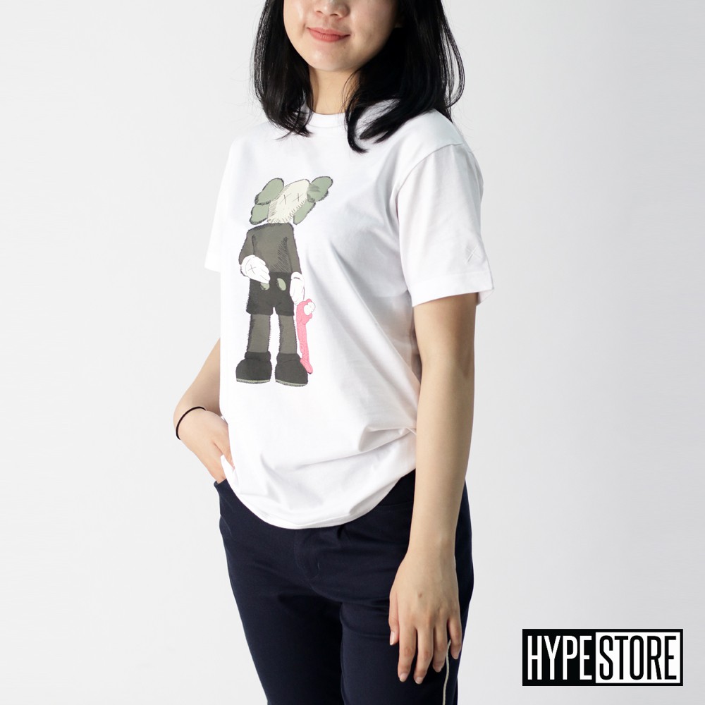  Kaos  Wanita  Streetwear Uniqlo  x Kaws Women 18 814 