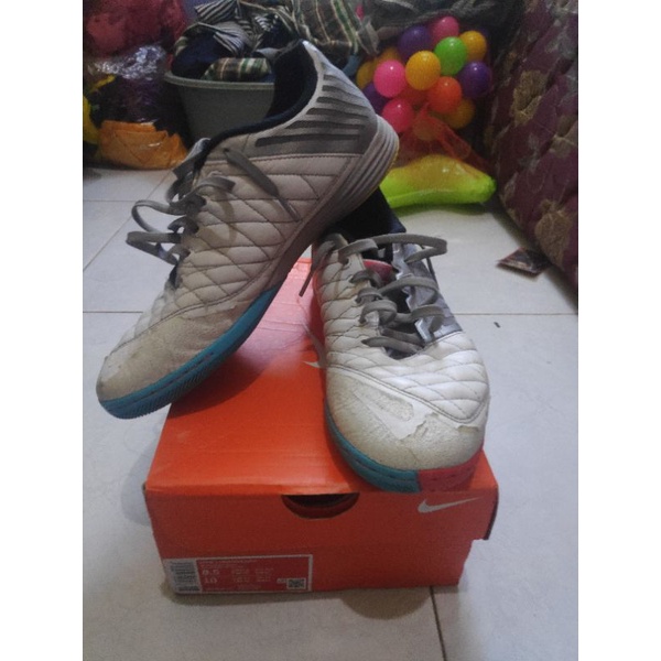 sepatu Futsal nike lunar gato 2 white silver
