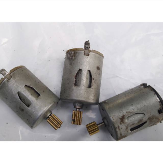 Dinamo 5 -6 volt copotan mobil remot gear kuningan