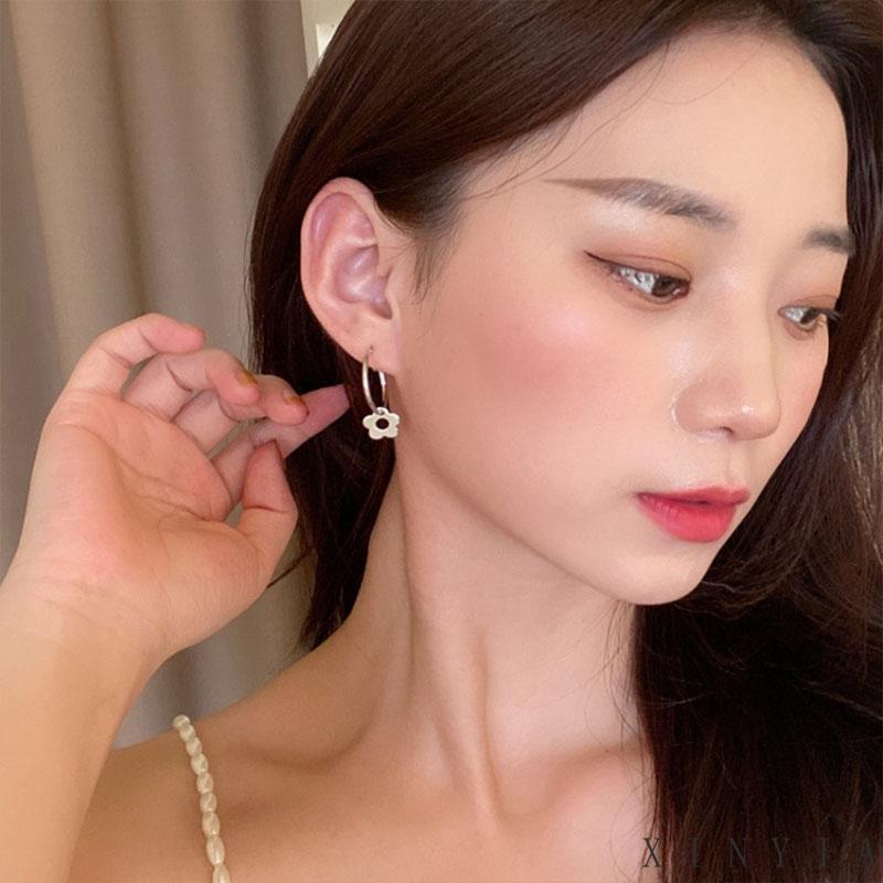 Anting Bentuk Bulat Motif Bunga Model Hollow