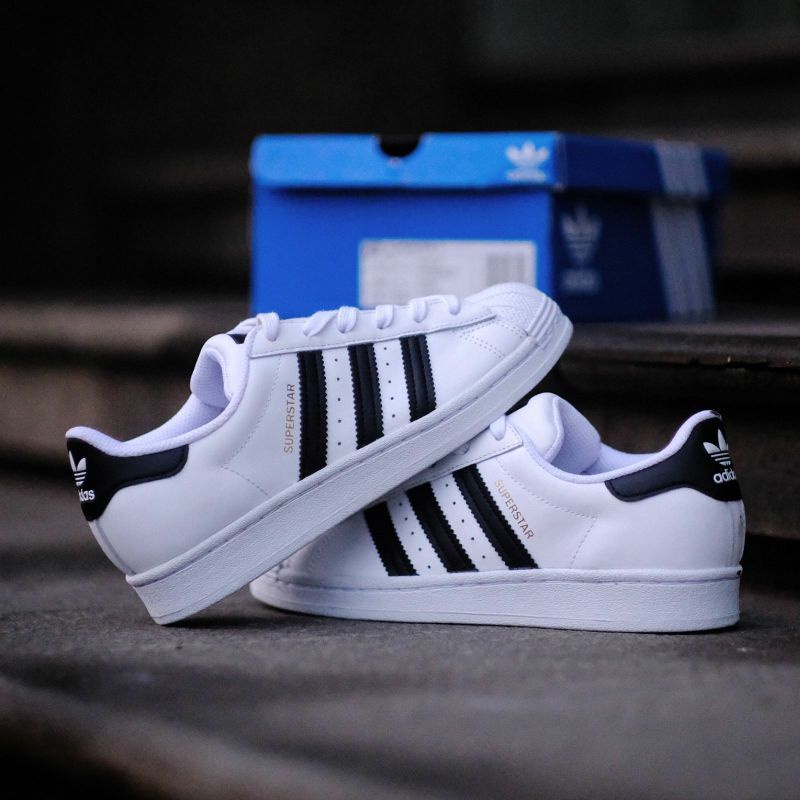 Adidas superstar black white