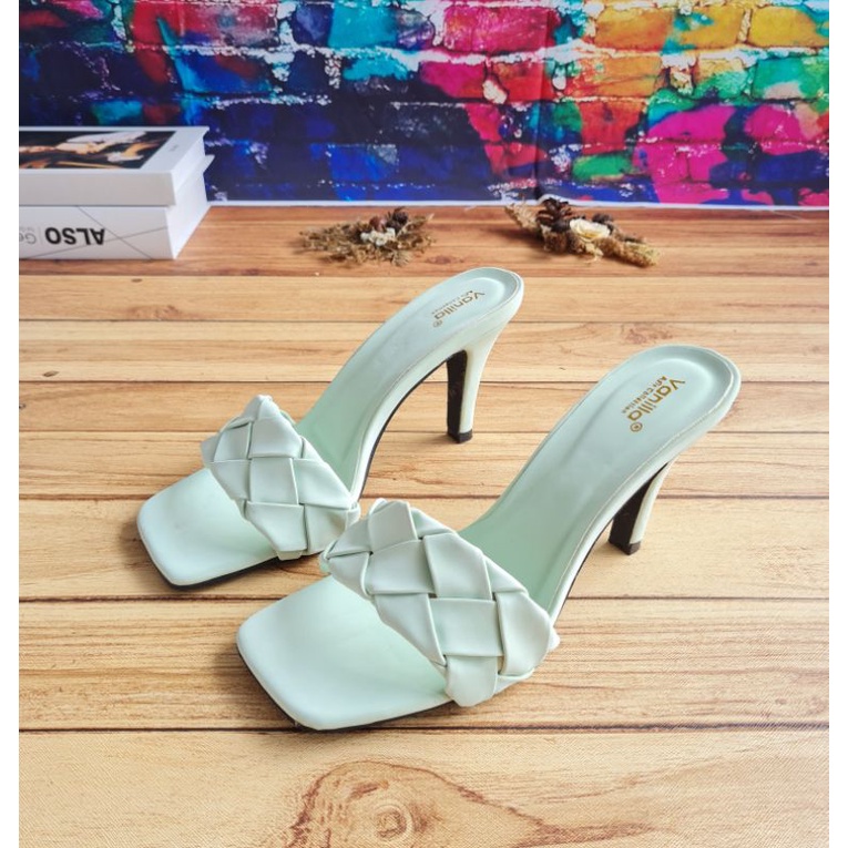 ABBUSHOES  Us 99 haig hell  ketupat 9cm