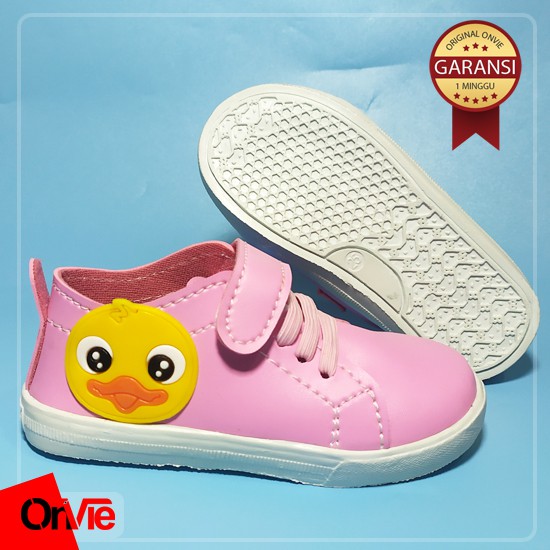 Onvie Sepatu Sneakers Anak Sekolah Motif Karakter Bebek