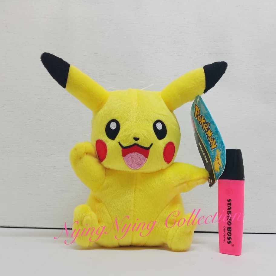 Boneka Pokemon pikachu Original Tomy