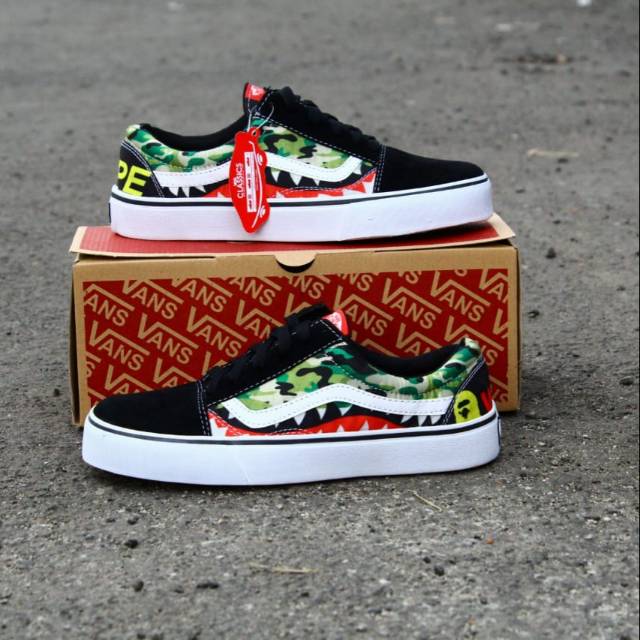 SEPATU VANS AUTHENTIC FULL BLACK HITAM POLOS WHITE PUTIH