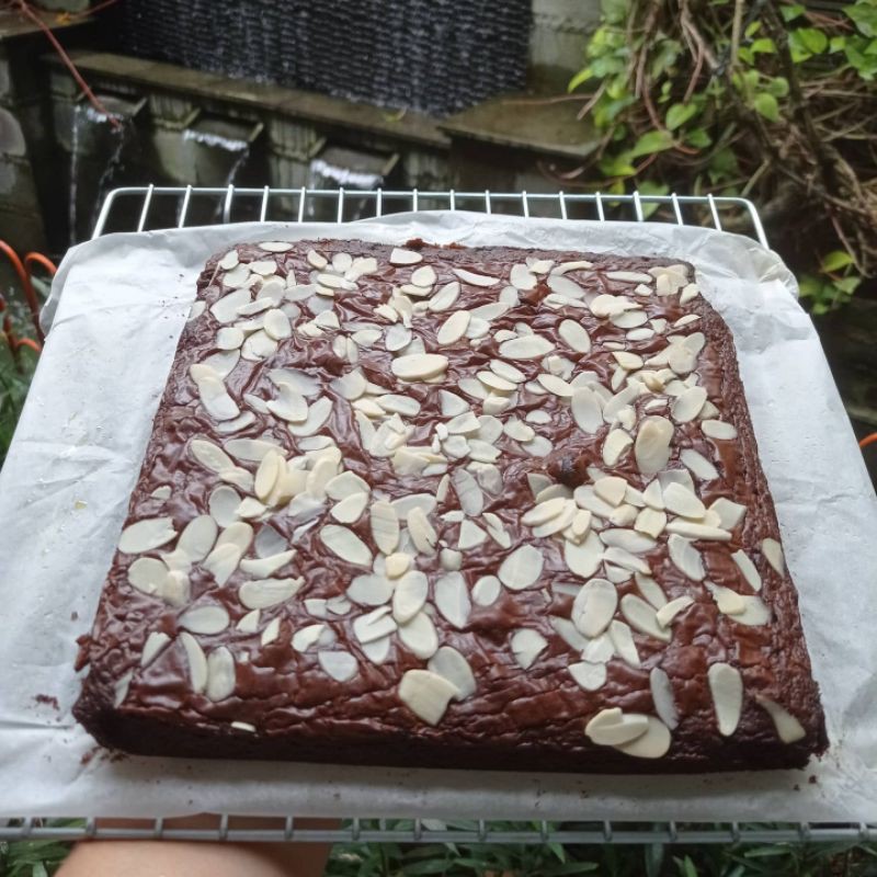 

Classic Almond Brownies