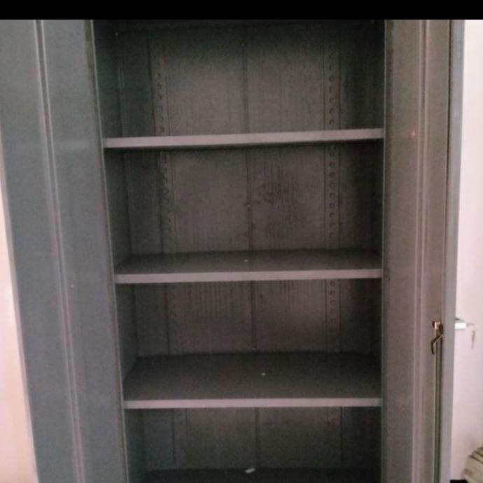 

Ambalan Filling Cabinet Almari Lemari File Arsip Besi Pintu Vip Terlaris