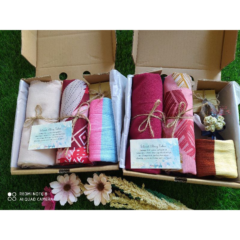 Paket Hampers Jilbab Untuk Kado