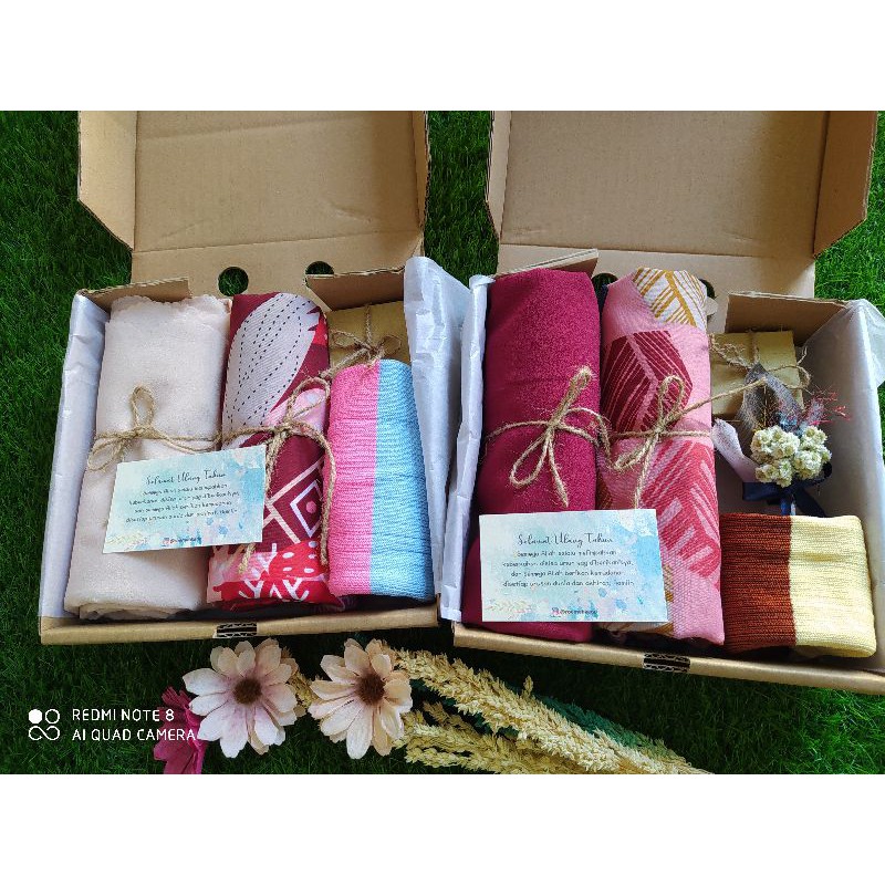 Paket Hampers Jilbab Untuk Kado