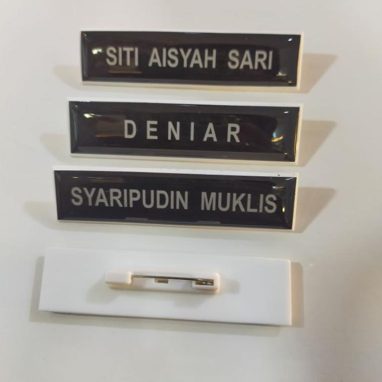 

(V7W6).. Name tag/nama peniti dilapis fiberglass //Stock@masih@banyak