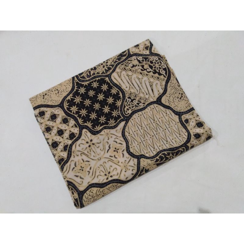 Kain handprint motif sekar jagad