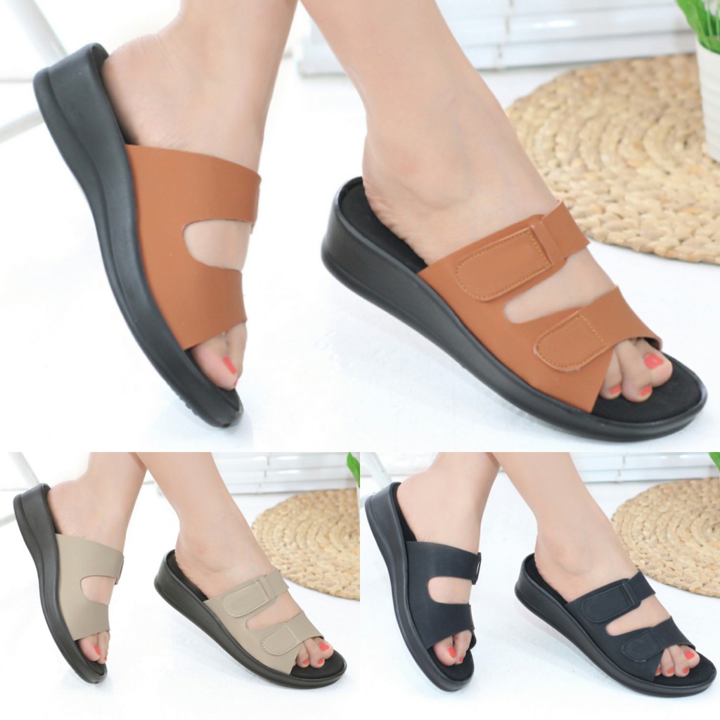 Sandal Wedges Wanita Casual V021