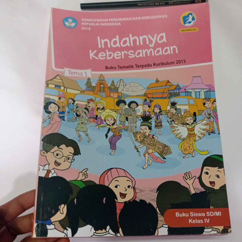 BUKU TEMATIK TEMA 1 KELAS 4