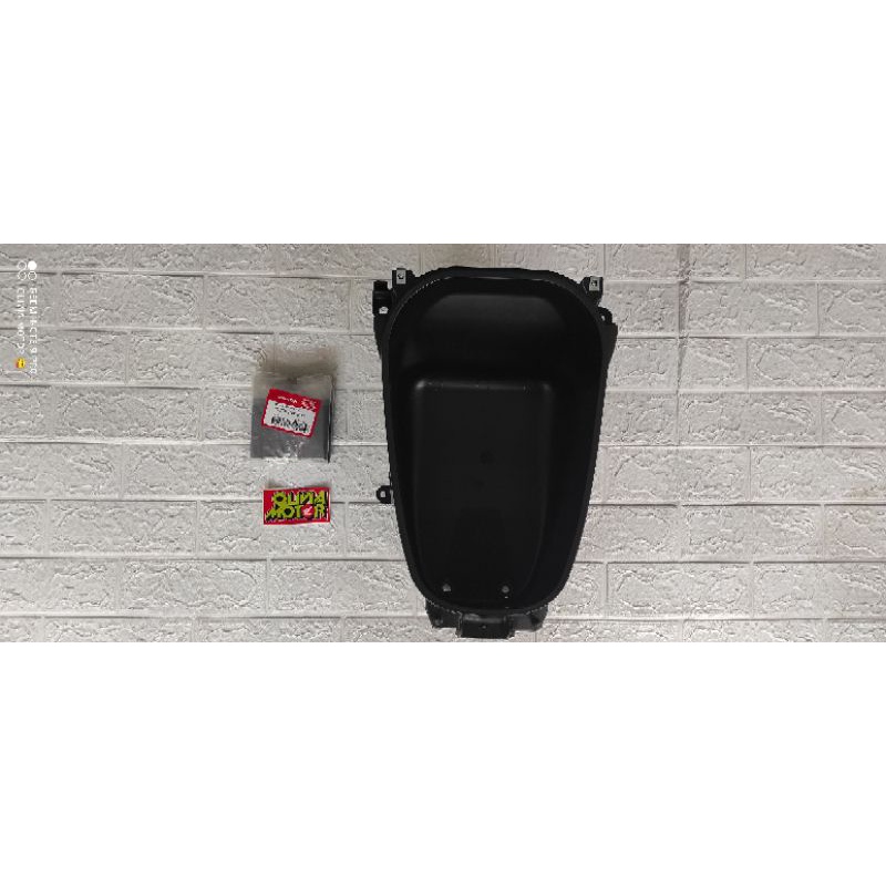 BOX BAGASI BOX LUGGAGE VARIO 110 FI 8125A-K46-N00