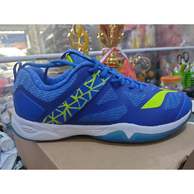 sepatu bulutangkis lining cloud ace g6