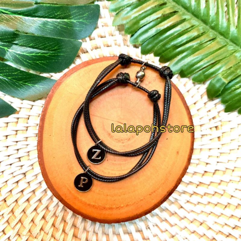 Gelang couple magnet inisial epoxy hitam | gelang | gelang inisial | gelang huruf | gelang viral