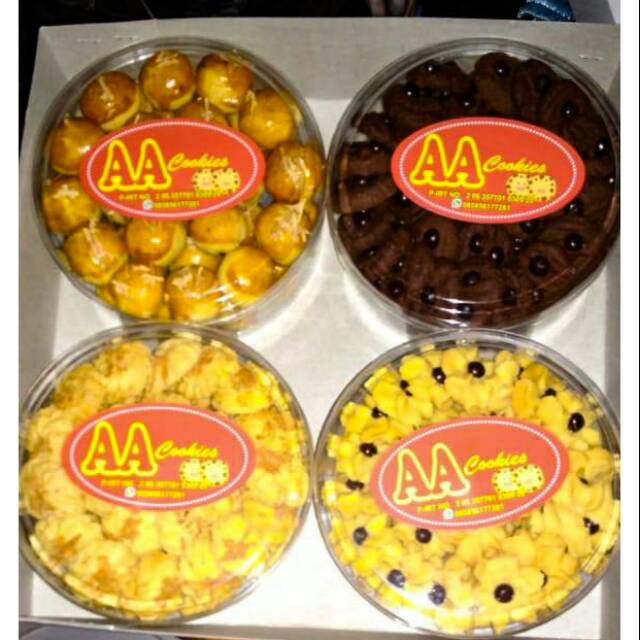 

Kue Lebaran 4 toples AA Cookies (Nastar, Sagu Keju, Semprit, Choco Chips)