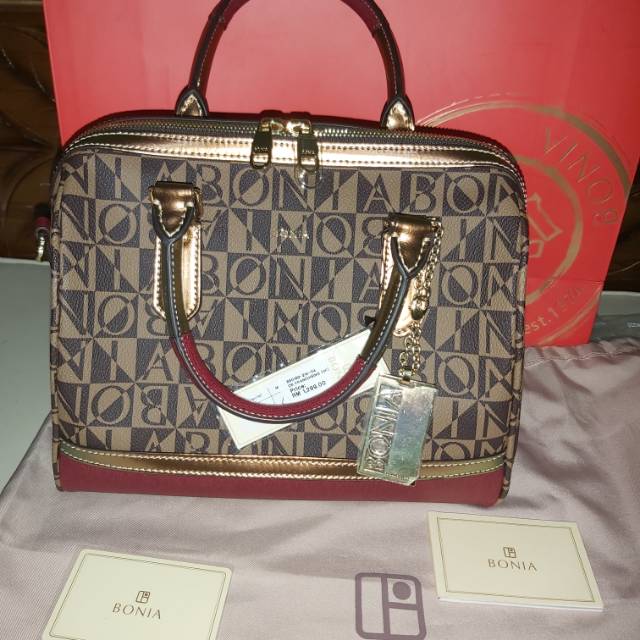 Bonia Speedy size M