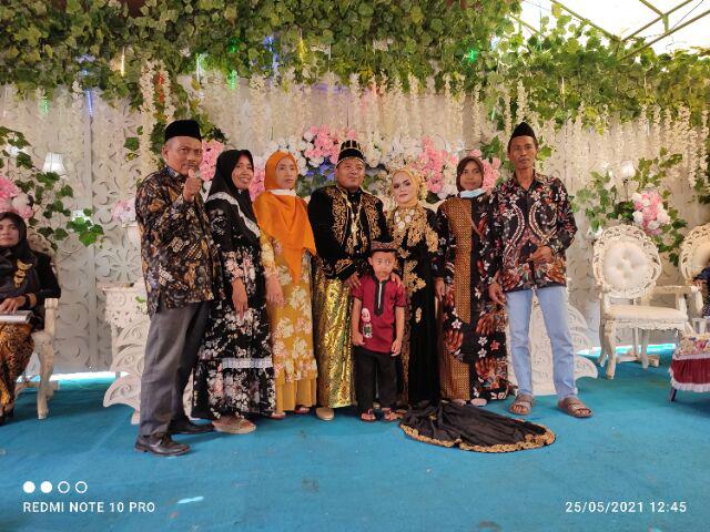 Set Couple Baju Batik Halus, Couple Batik Kondangan, Sarimbit Batik Keluarga Uneys