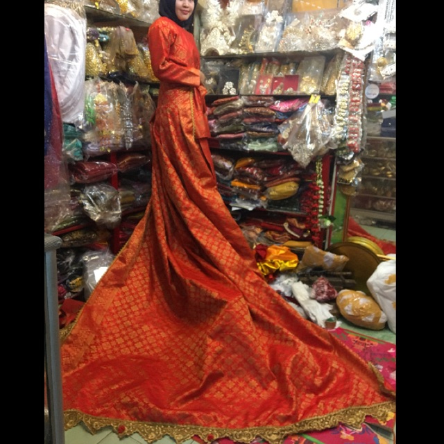 Baju songket panjang buntut palembang modern