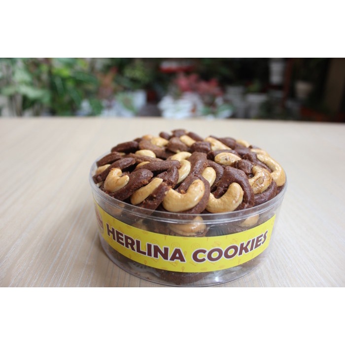 

Coklat Lebaran - Kue Lebaran Coklat Mede Hs Toples 500Gr