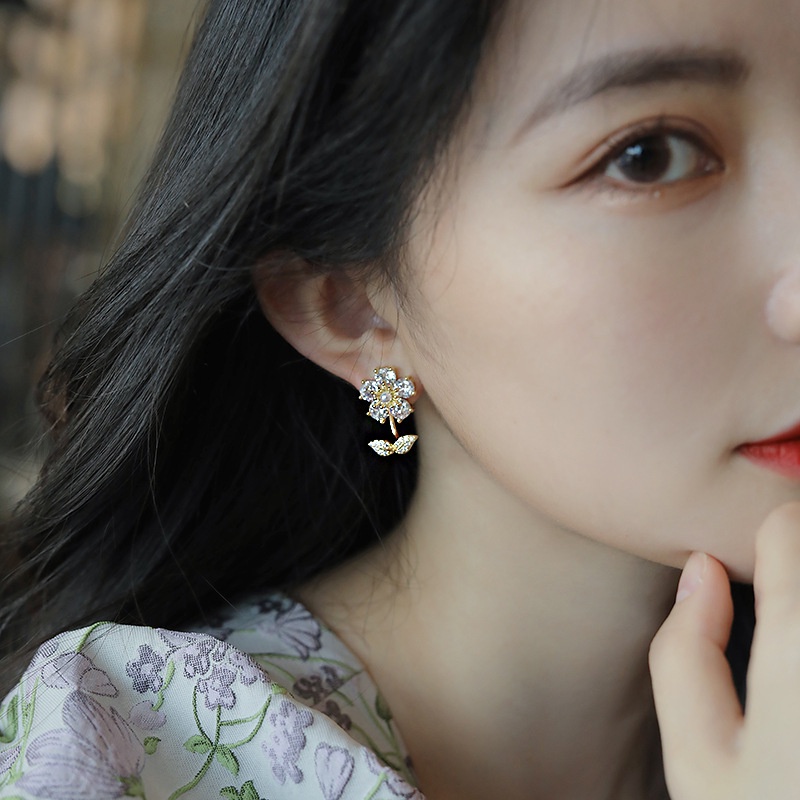 Anting-anting bunga kristal gaya korea sederhana fashion elegan