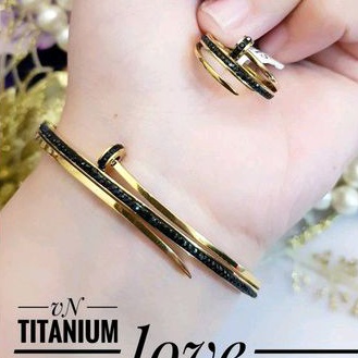 Titanium Set Perhiasan Wanita Paku Salib 149223