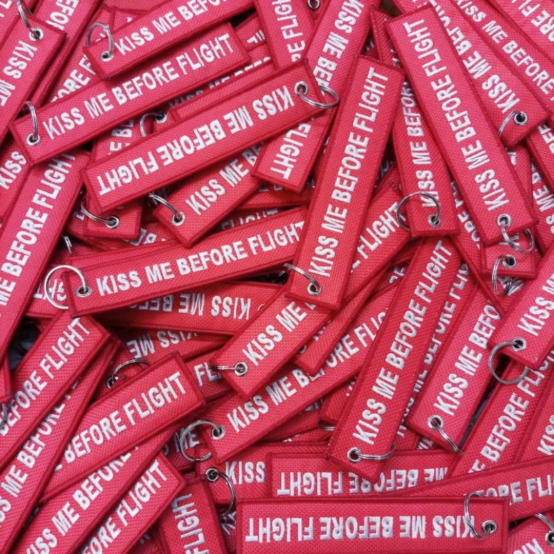 Gantungan Kunci KISS ME BEFORE FLIGHT