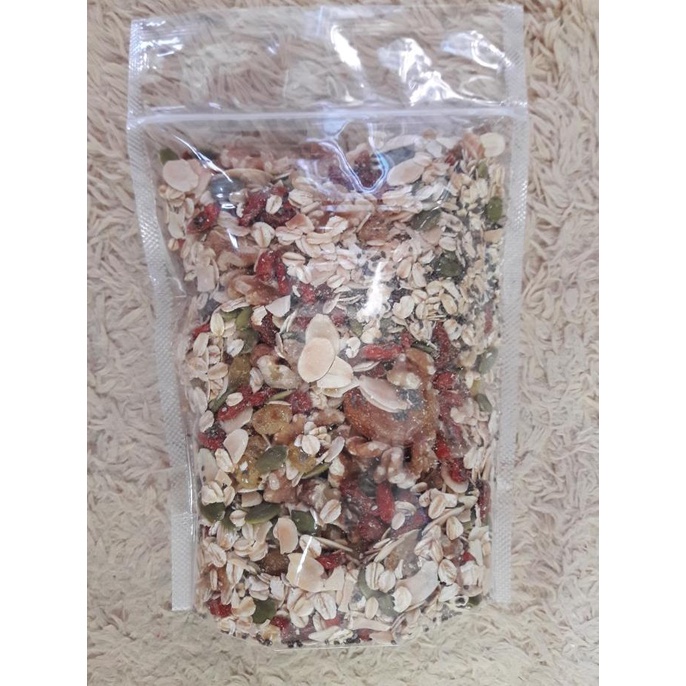 

Healthy Granola Super Mixed 500 Gram ( Walnut, Chia Seed, Gojiberry )