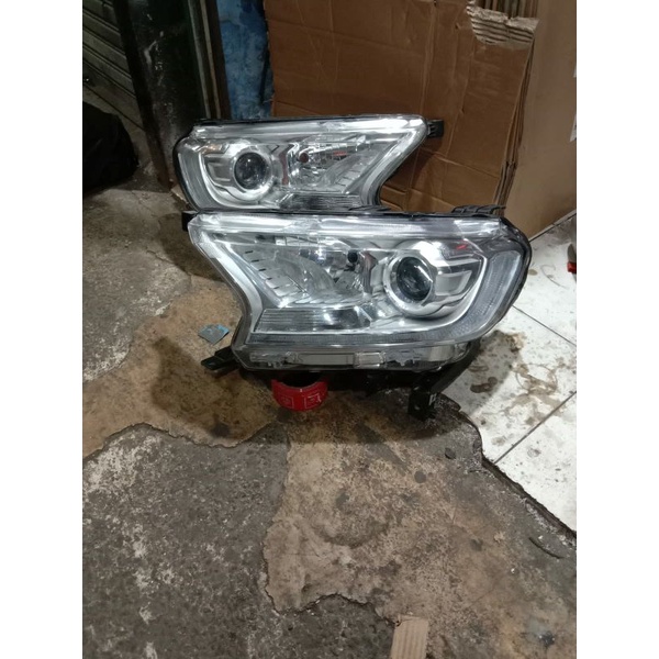headlamp ford everest