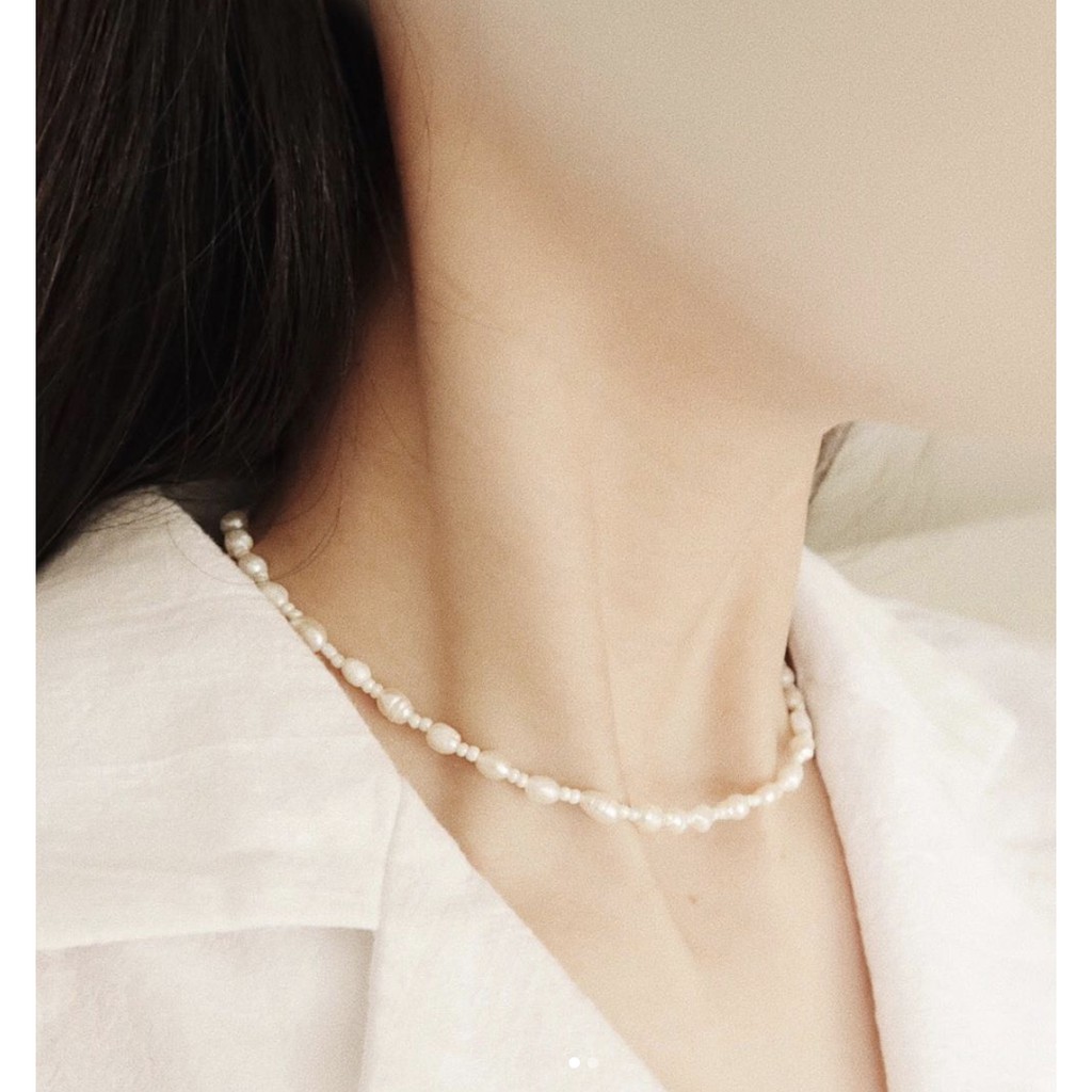 Oyster 35 Necklace (White)