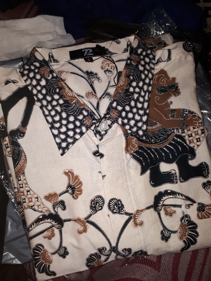 Kemeja Batik Pria Lengan Panjang Slimfit Premium Motif Wayang Warna Putih Tulang 724735 Cap 72