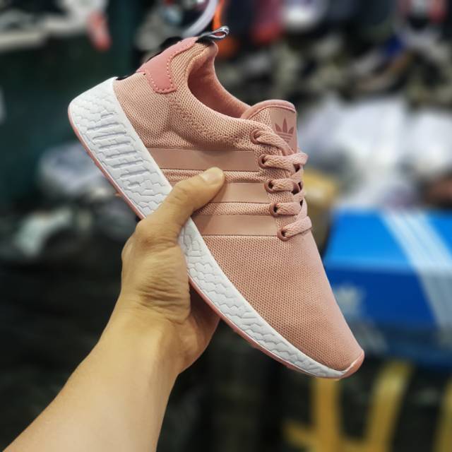 nmd r2 tan