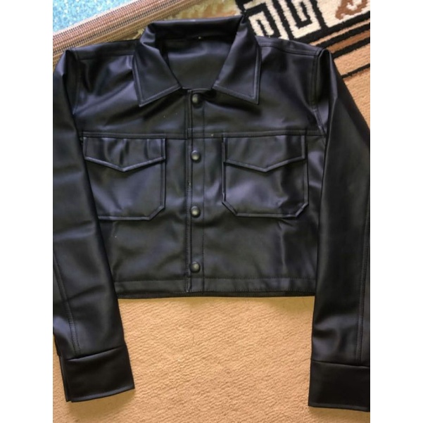 Jaket Semi Kulit Sintetis Viena Lati Premium Crop Top Women Black Hitam Faux Synthetic Leather Jacket Original 100% Genuine Shirt Style Korea Motor Pendek Sedang Branded Elegan Vintage Cewek Terbaru Kekinian Import Dewasa Fashion Outfit Hijab 2023