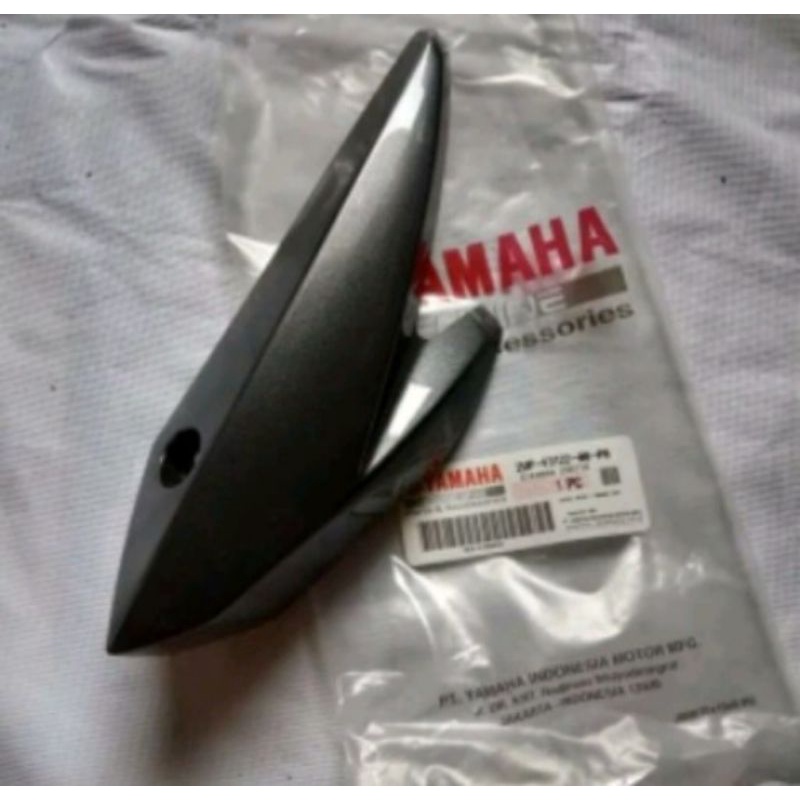 Kuping lampu kiri, kupingan lampu depan yamaha Byson Fi original Yamaha 2UP-F3122-00-P0