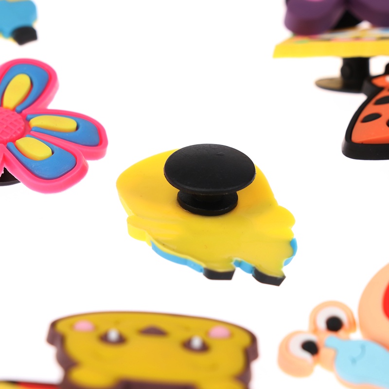 20pcs Stiker Dinding Dengan Bahan Pvc Dan Gambar Kartun Crocs Jibbitz
