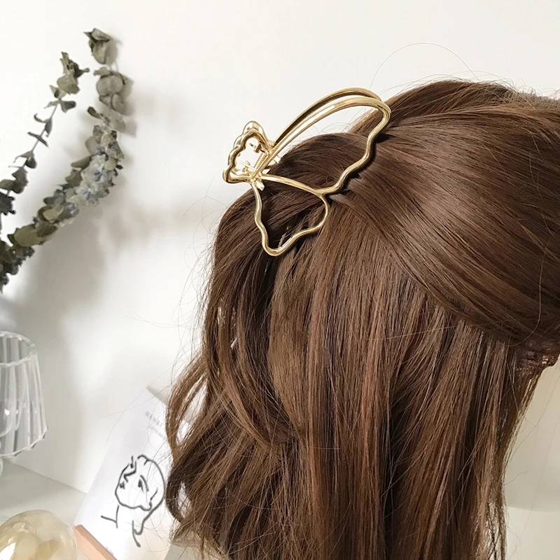 Jepit Rambut Bentuk Kupu-Kupu Bahan Metal Warna Emas Gaya Retro Korea Untuk Wanita