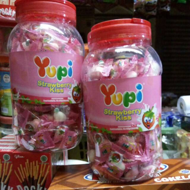 yupi strowberry kiss toples 125pcs